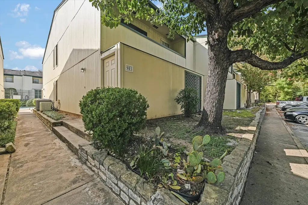 6718 Silvermine Drive 903, Austin
