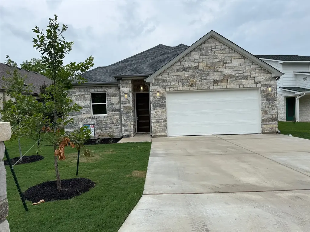 110 Firestone Place Place, Meadowlakes
