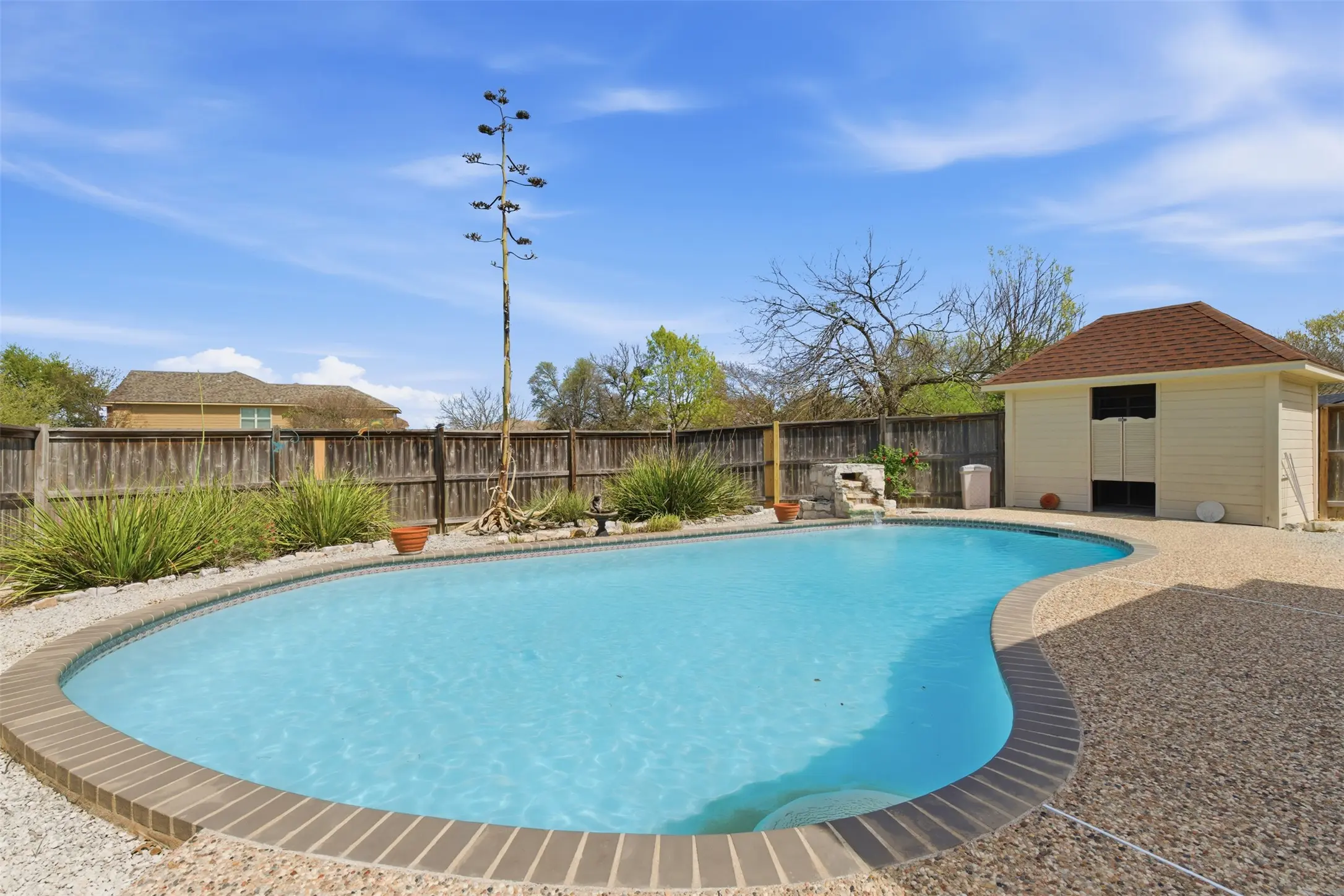 Photo of Listing #1540379