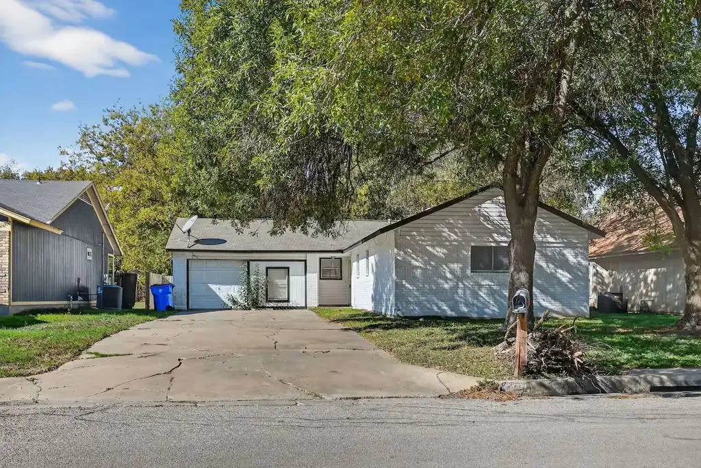 16402 Parkway Drive, Pflugerville
