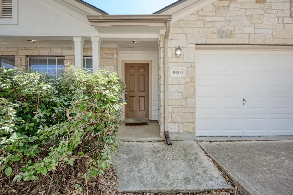 18613 White Water Cove, Pflugerville