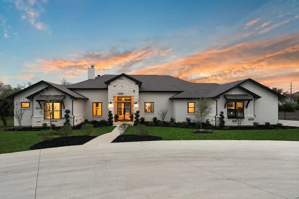 101 Stockman Drive, Dripping Springs