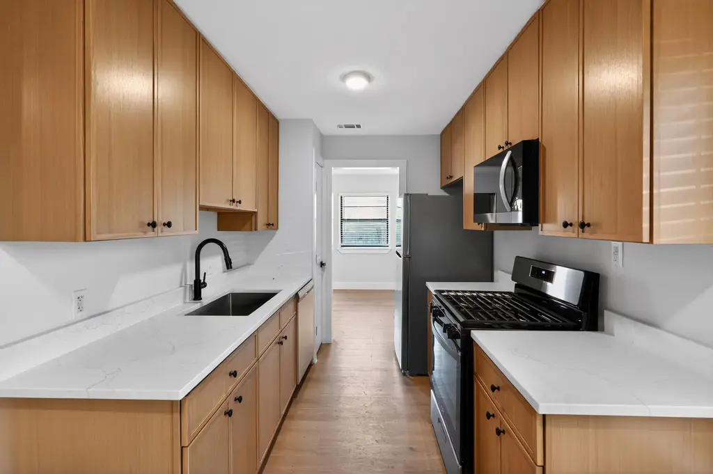 5928 Signal Point, Austin