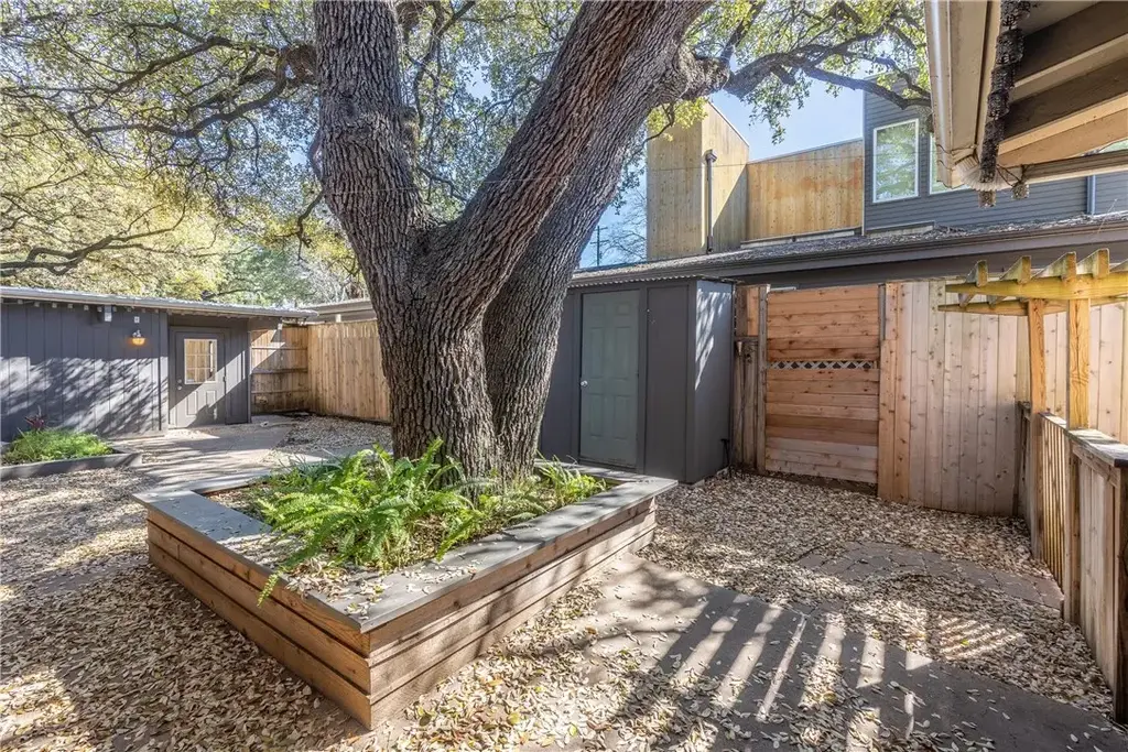 2416 S 5th Street B, Austin