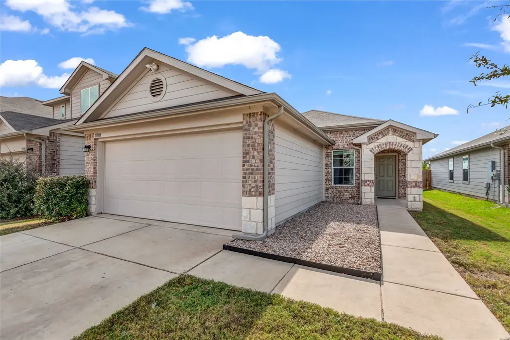 11903 Riprap Drive, Manor