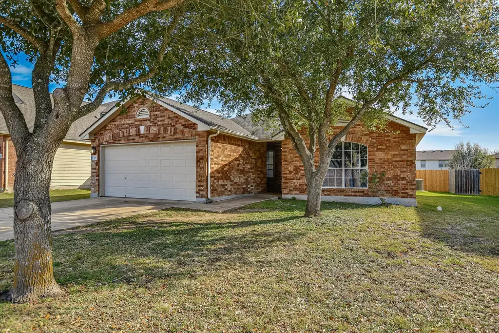 401 Bandara Woods Boulevard, Elgin
