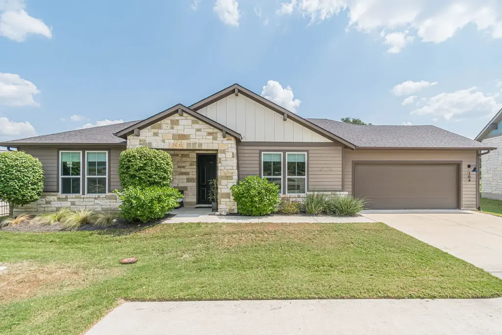 318 Dancing Oak Lane 104, San Marcos