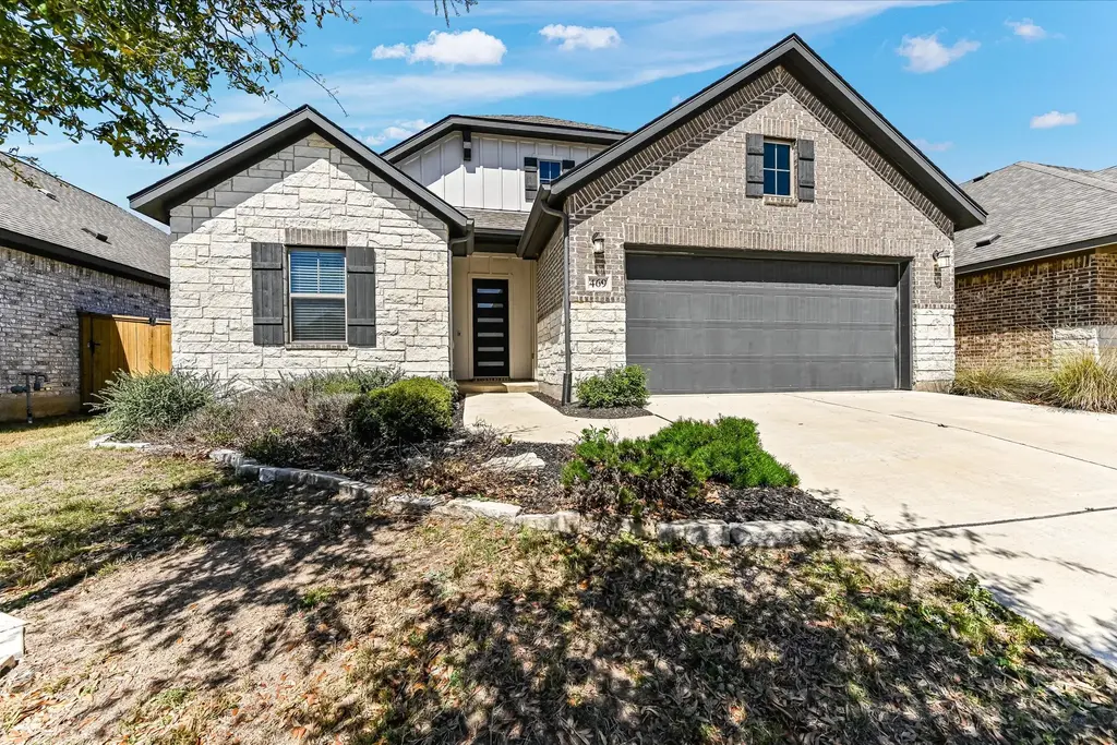 469 Coyote Creek Way, Kyle