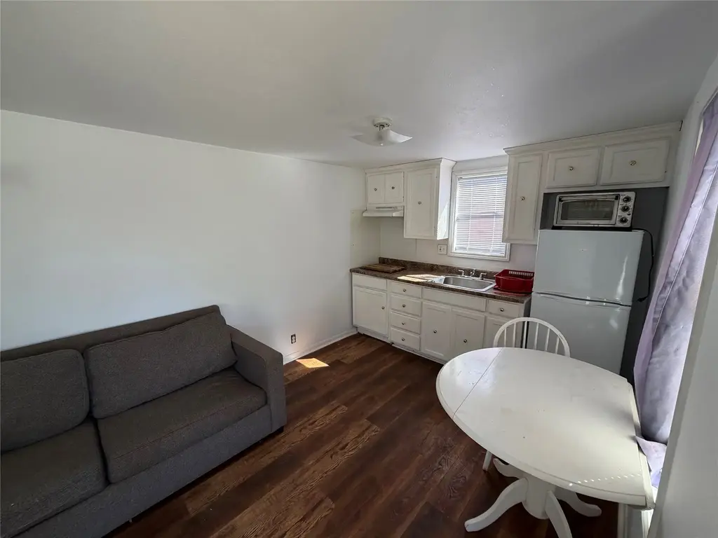 2409 Sanders Lane, Austin