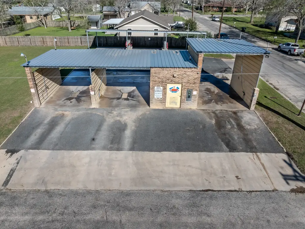 806 N Avenue G, Shiner
