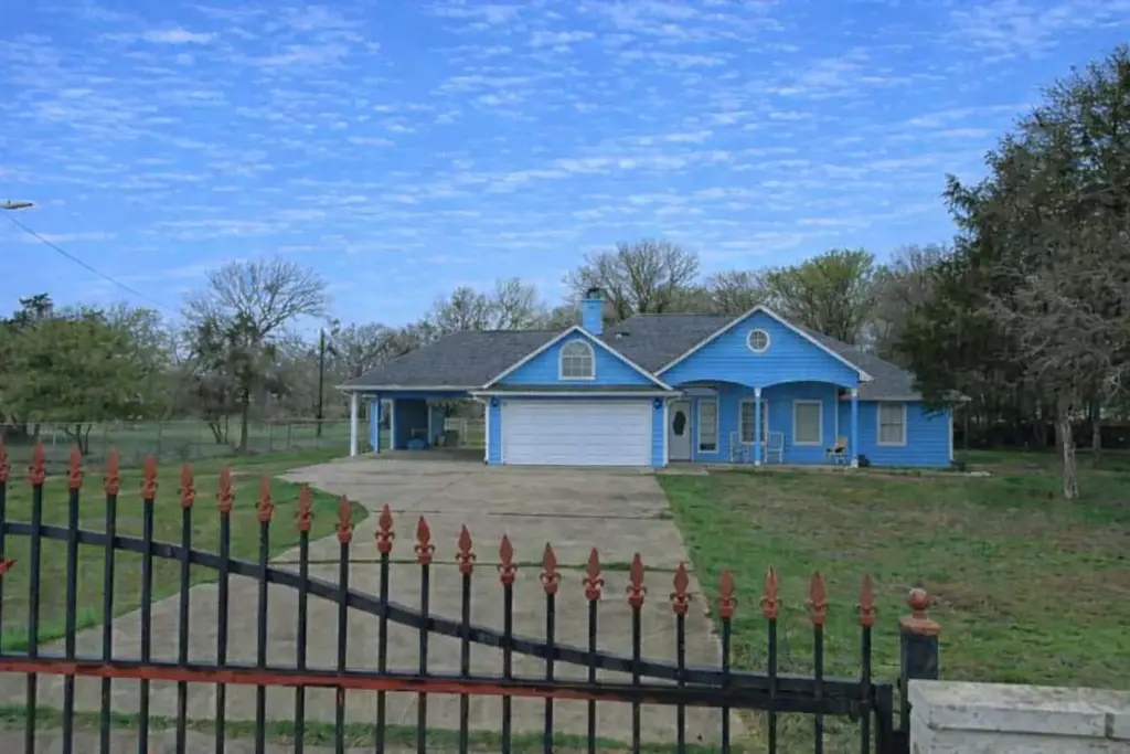 132 Enchanted Cove, Cedar Creek