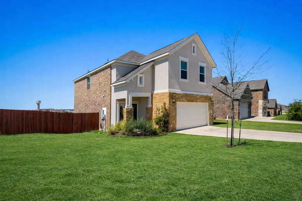 974 Pepperbark Loop, Buda