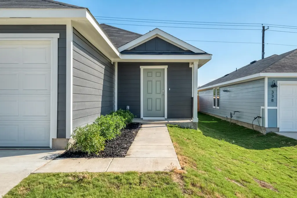346 Bull Lake Circle, Buda