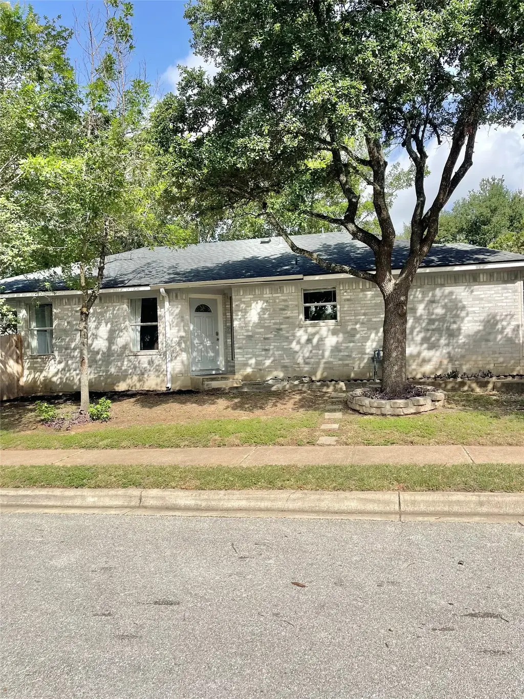 1001 Apple Cross Drive, Pflugerville