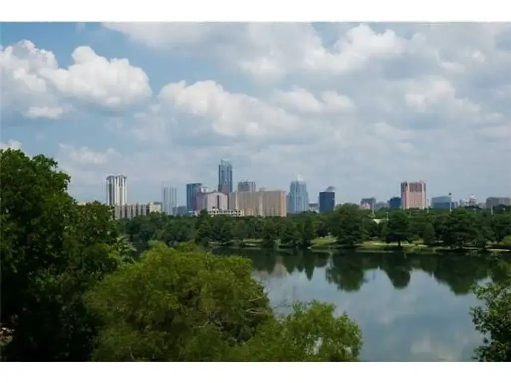 1818 S Lakeshore Boulevard 20, Austin