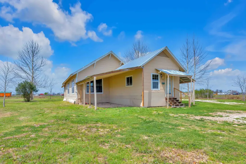 10001 Fm 1331, Taylor