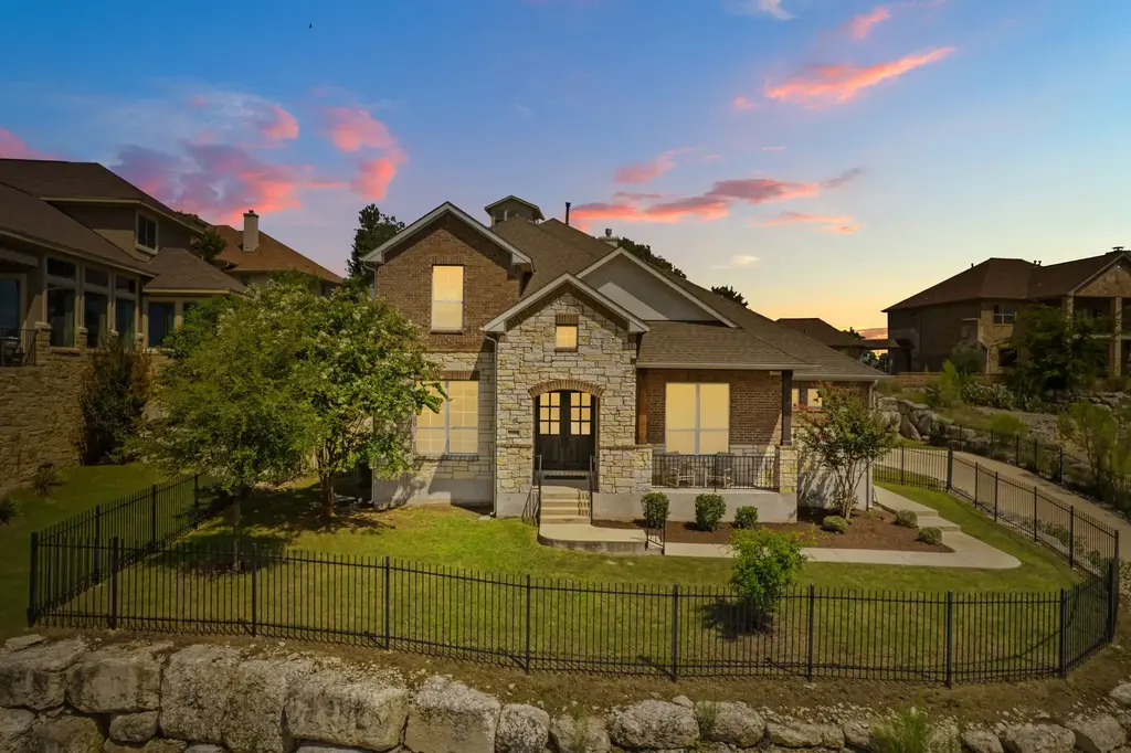 2304 Arroyo Grande, Leander