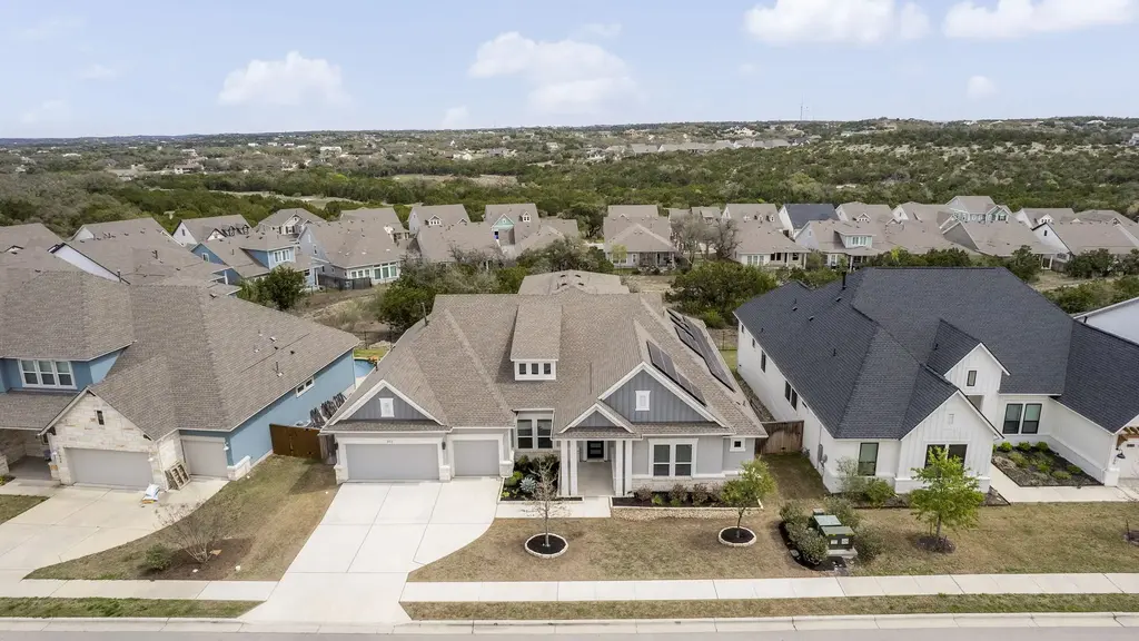 312 Starfire Drive, Dripping Springs