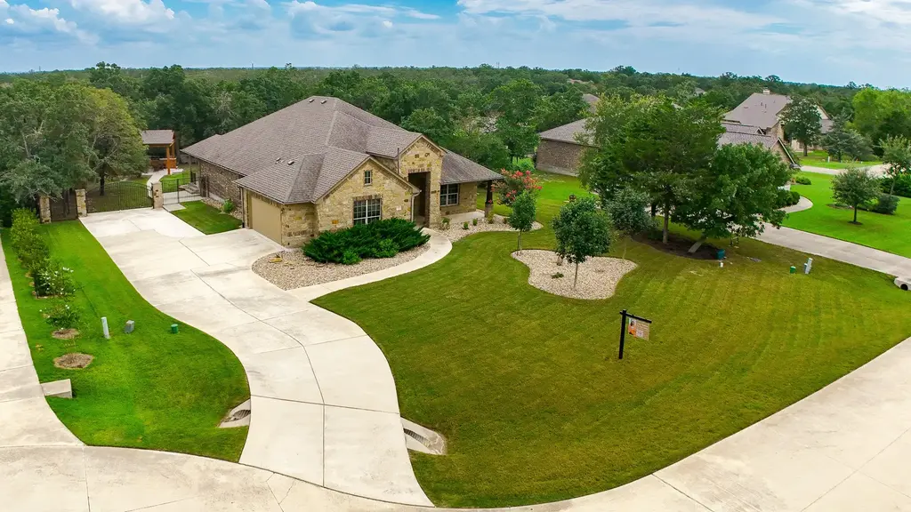 107 Tylee Circle, Bastrop