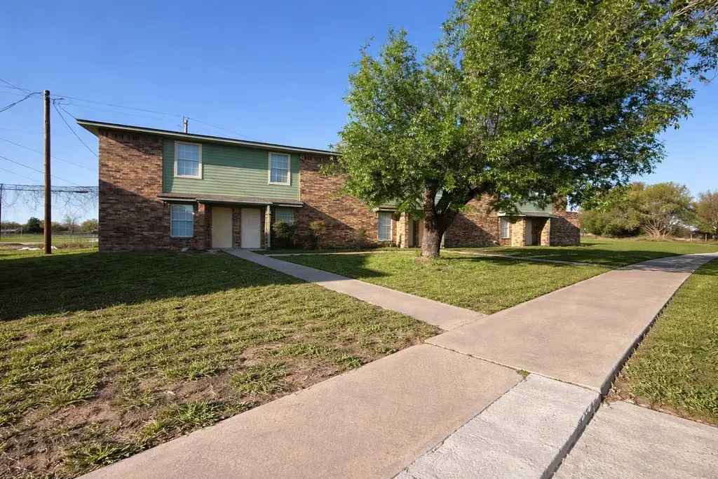 300 Meadow Drive, Rockdale