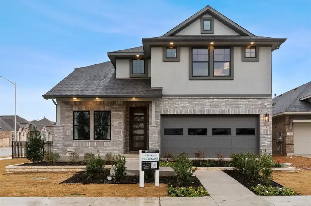 225 West Faulkner Street, Liberty Hill