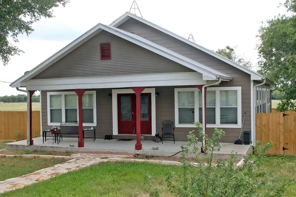 6019 Fm 3158, Dale