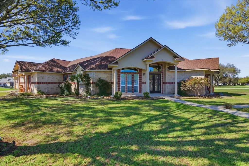 105 Maderas, Seguin