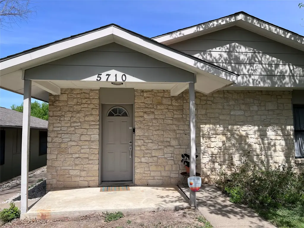 5710 Signal Point, Austin