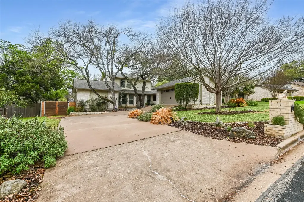 7009 Danwood Drive, Austin