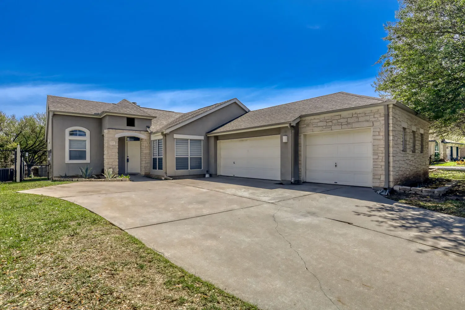 Photo of Listing #3293703