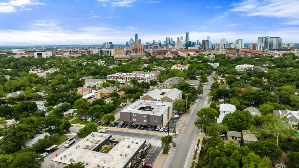 101 E 33rd Street 208, Austin