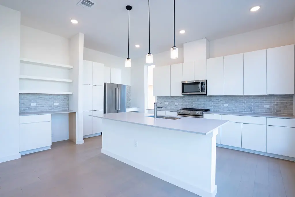 6825 Wolfcreek Pass 3, Austin