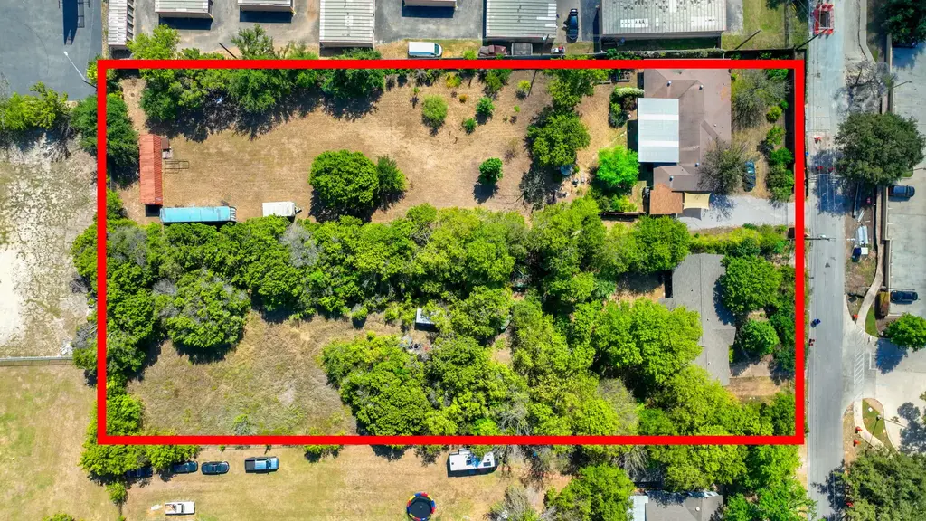 700 & 604 Corral Lane, Austin