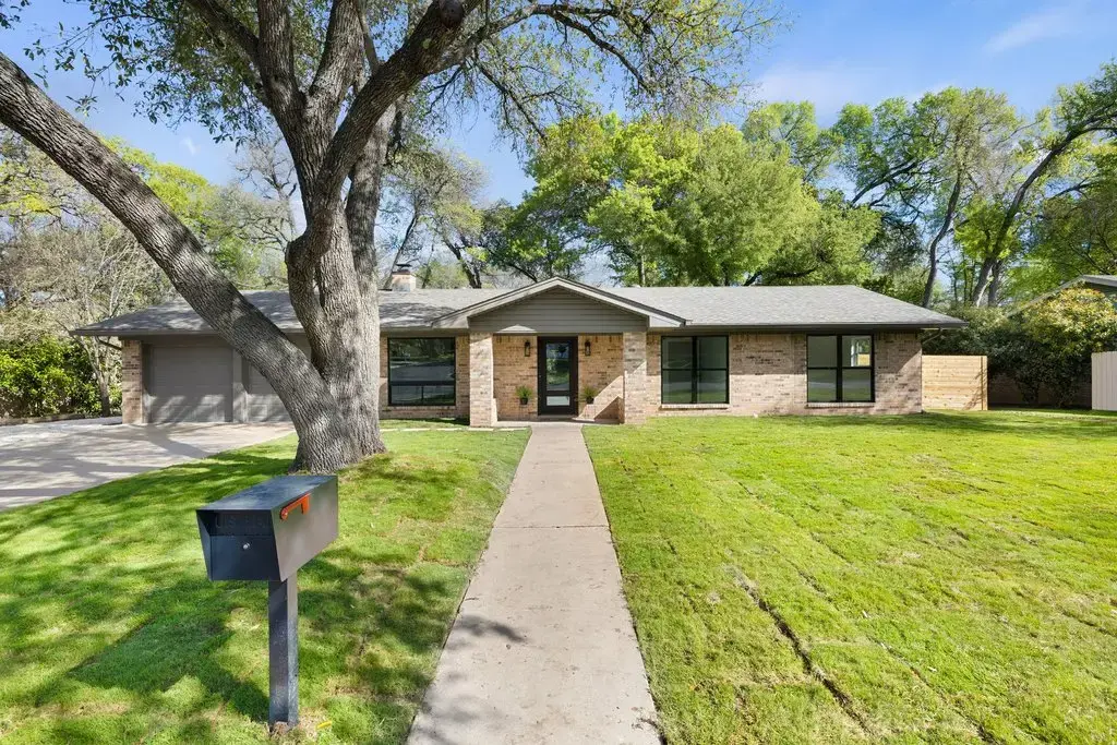 11605 Eubank Drive, Austin