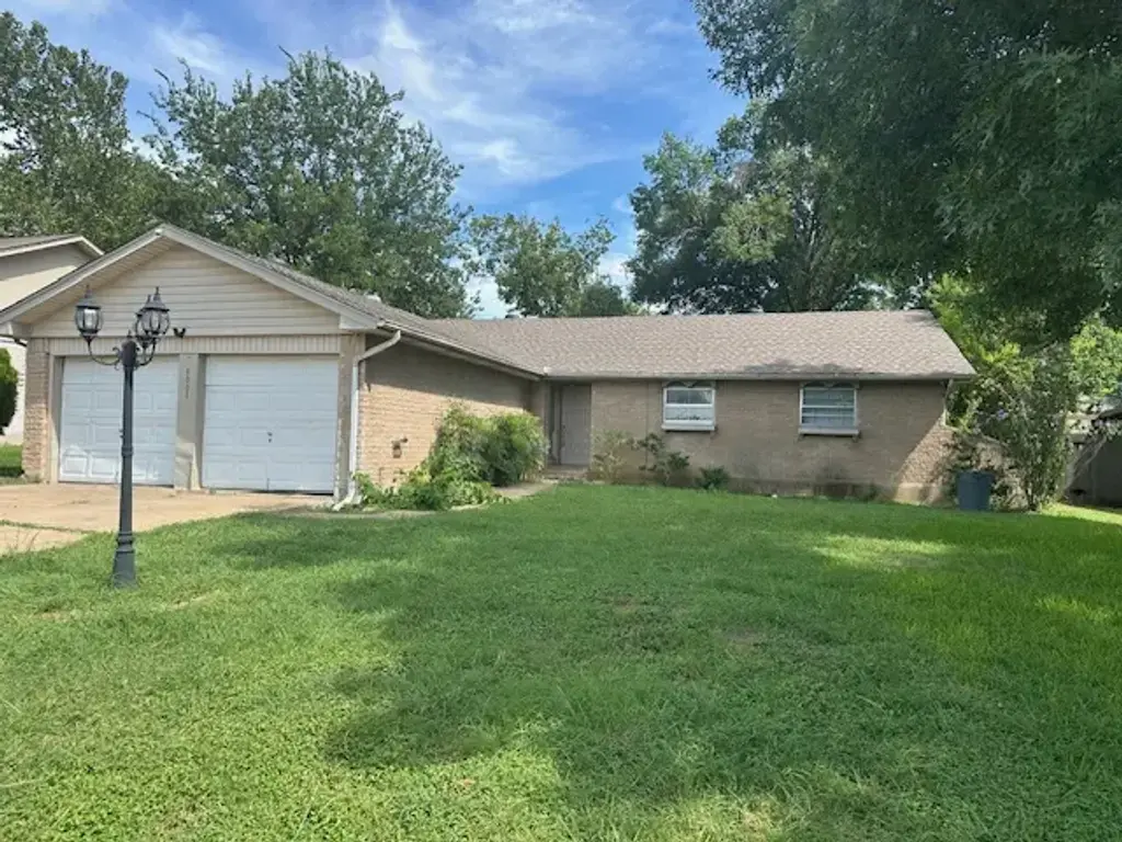1001 Ridgeline Drive, Round Rock