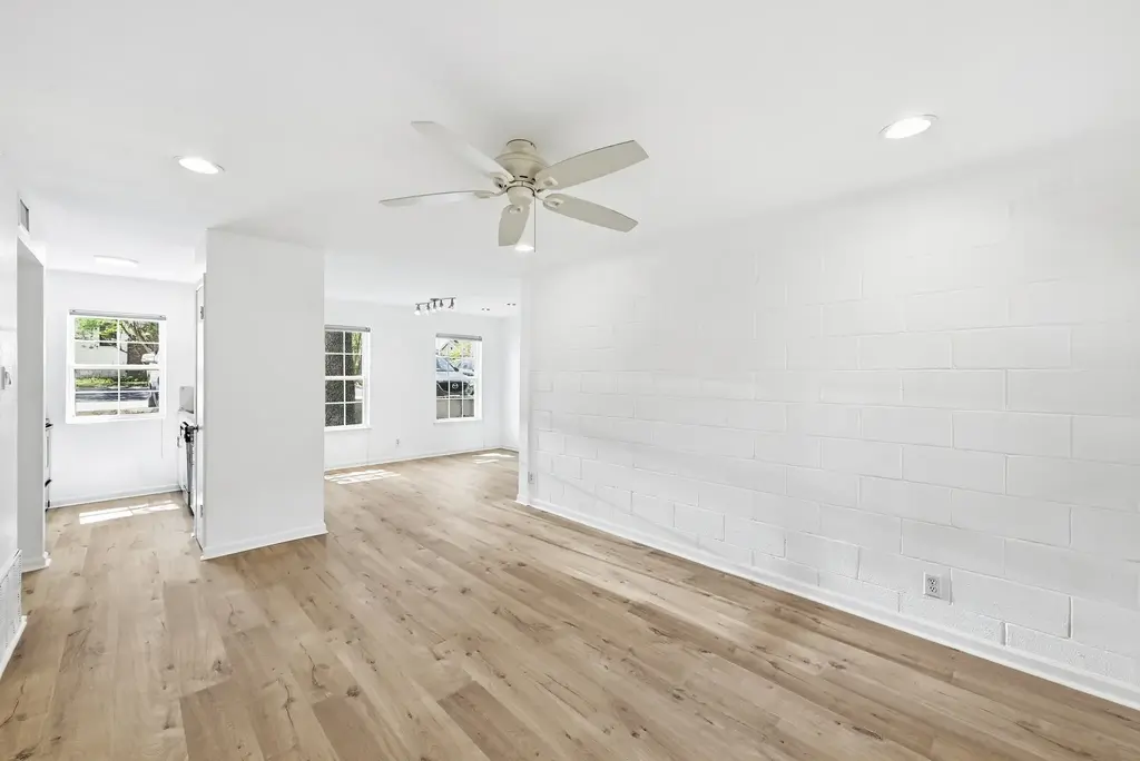 300 Crockett Street 116, Austin