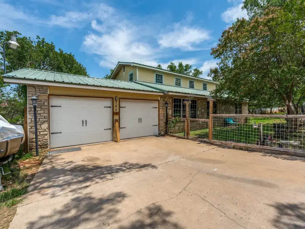 745 Driftwood Lane, Cottonwood Shores