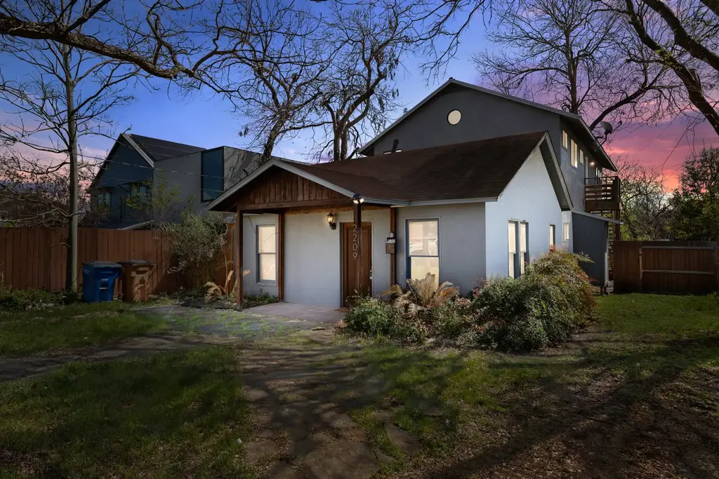 2209 S 3rd Street, Austin