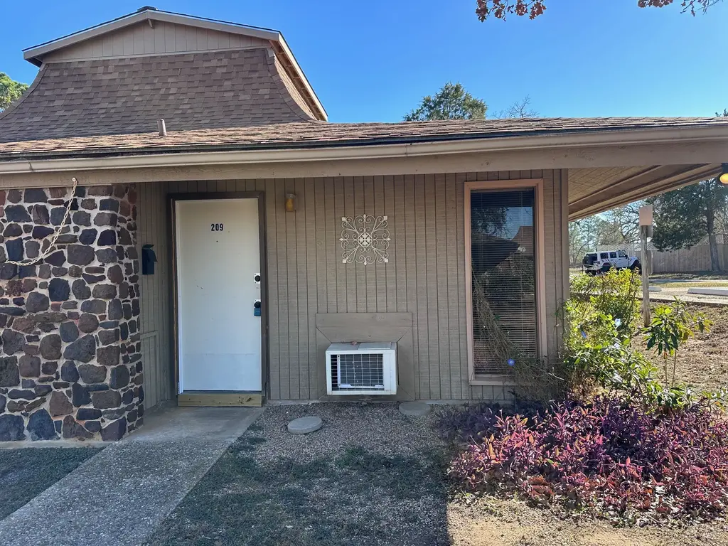 126 Conference Drive 209, Bastrop