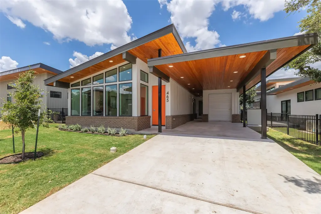 465 Starlight Village Loop 26, Leander