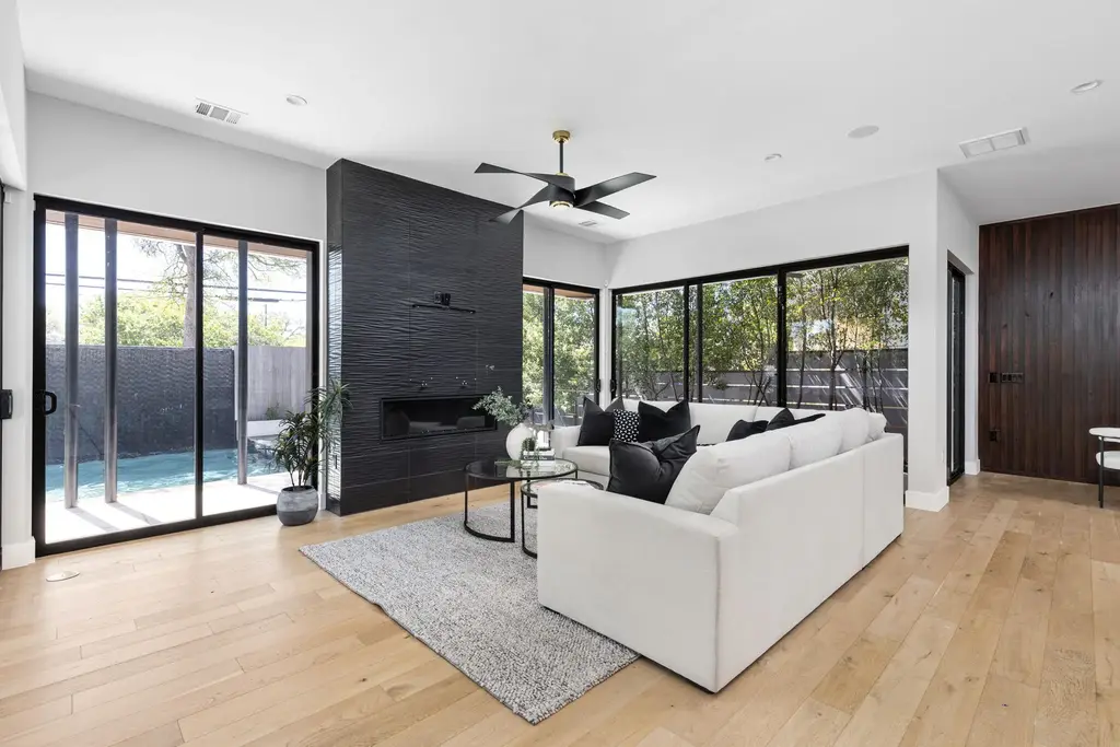 700 Wayside Drive, Austin