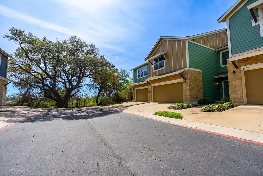 516 E Slaughter Lane 1901, Austin