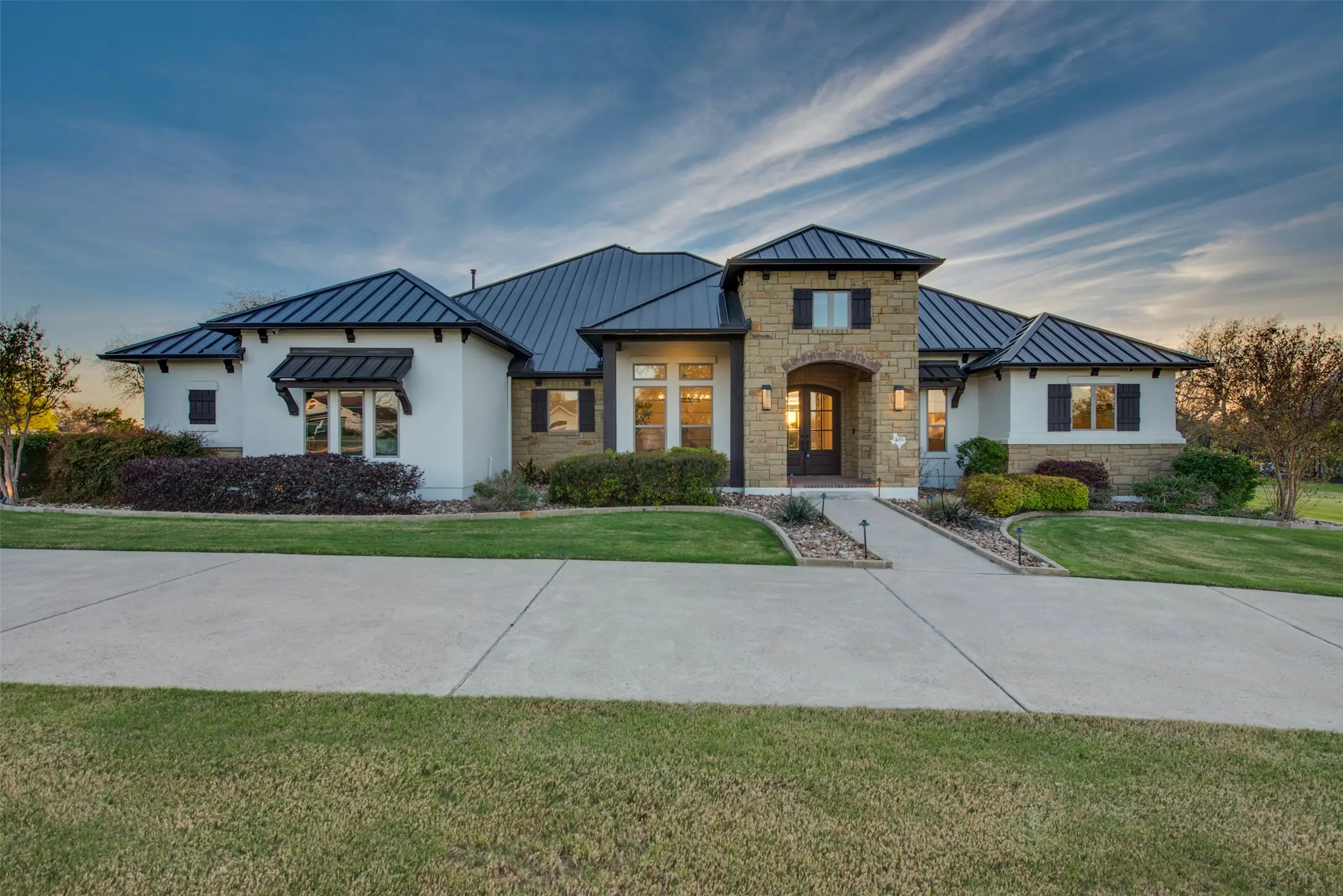 Photo of Listing #9311480