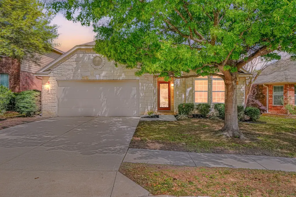 591 Middle Creek, Buda