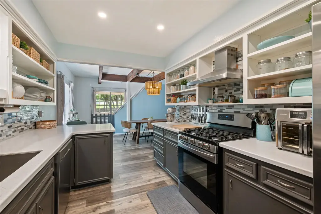 201 N Oak Hollow Road, Georgetown