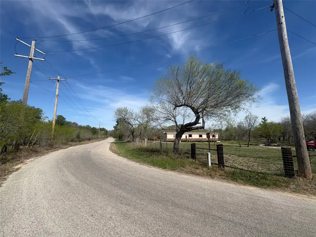 1285 Burdette Wells Road, Lockhart