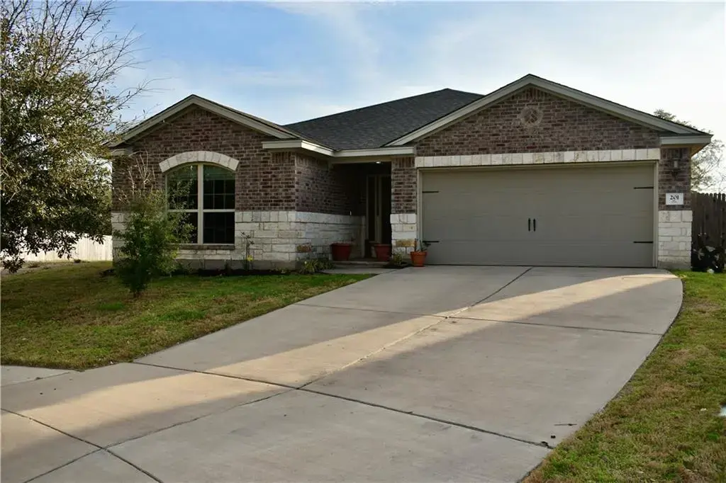 201 Leather Oak Loop, San Marcos