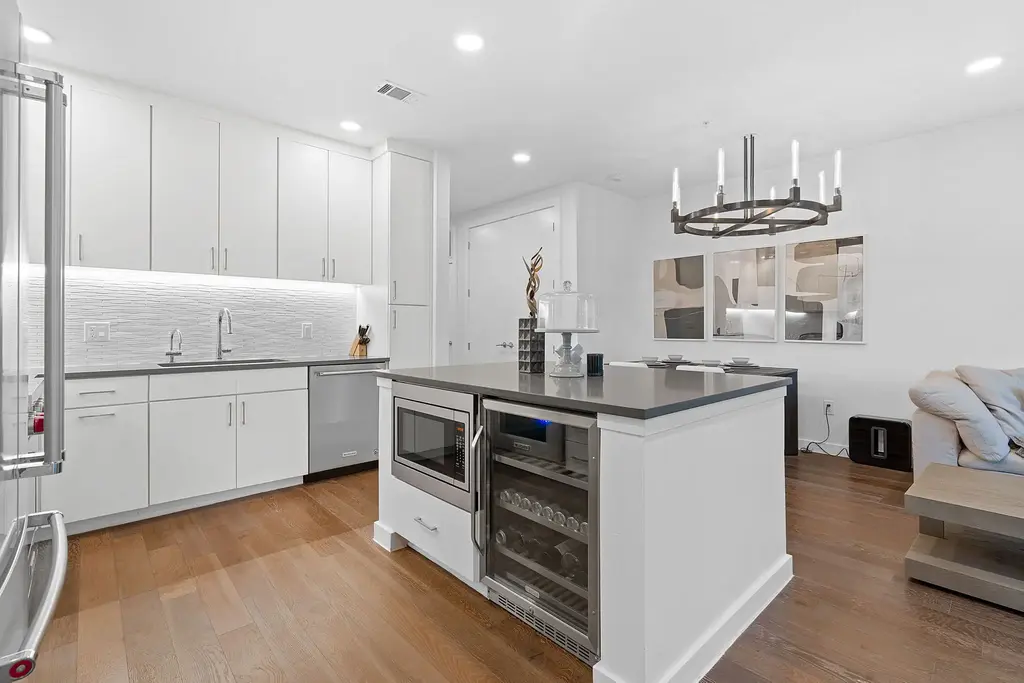 900 S 1st Street 204, Austin