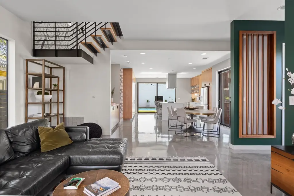 2401 E 11th Street, Austin