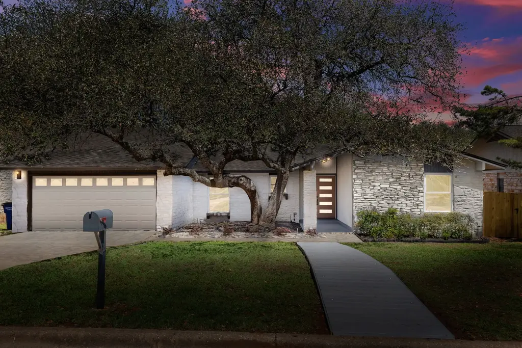 3814 Tamarack Trail, Austin